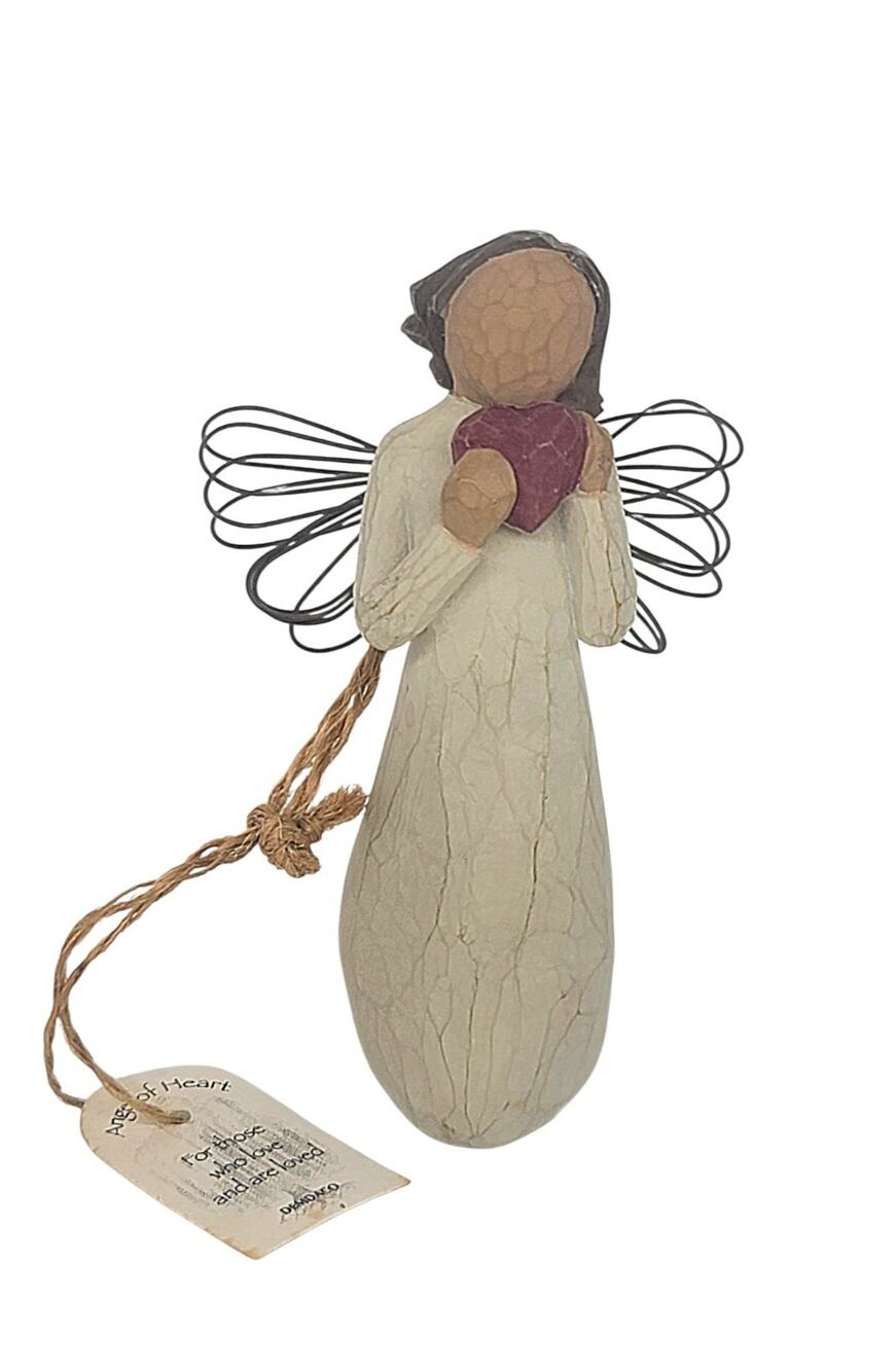 Vintage 2000 Demdaco Willow Tree Angel of The Heart Figurine Hugging Heart 4.5"